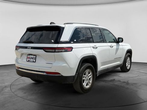Used 2024 Jeep Grand Cherokee Laredo RWD image 10