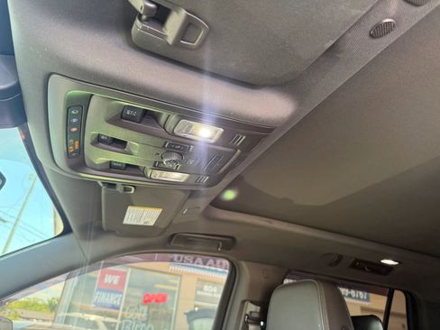 Used 2021 GMC Yukon Denali w/ Denali Ultimate Package AWD/4WD image 15