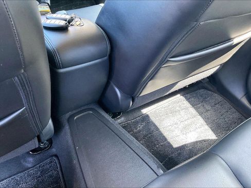 Used 2019 Nissan Leaf SL w/ SL Technology Package FWD image 10