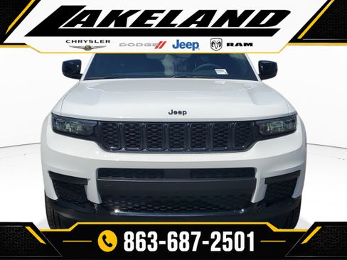 Used 2024 Jeep Grand Cherokee L Altitude RWD image 3