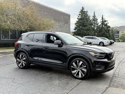 Used 2021 Volvo XC40 P8 Recharge w/ Advanced Package image 6