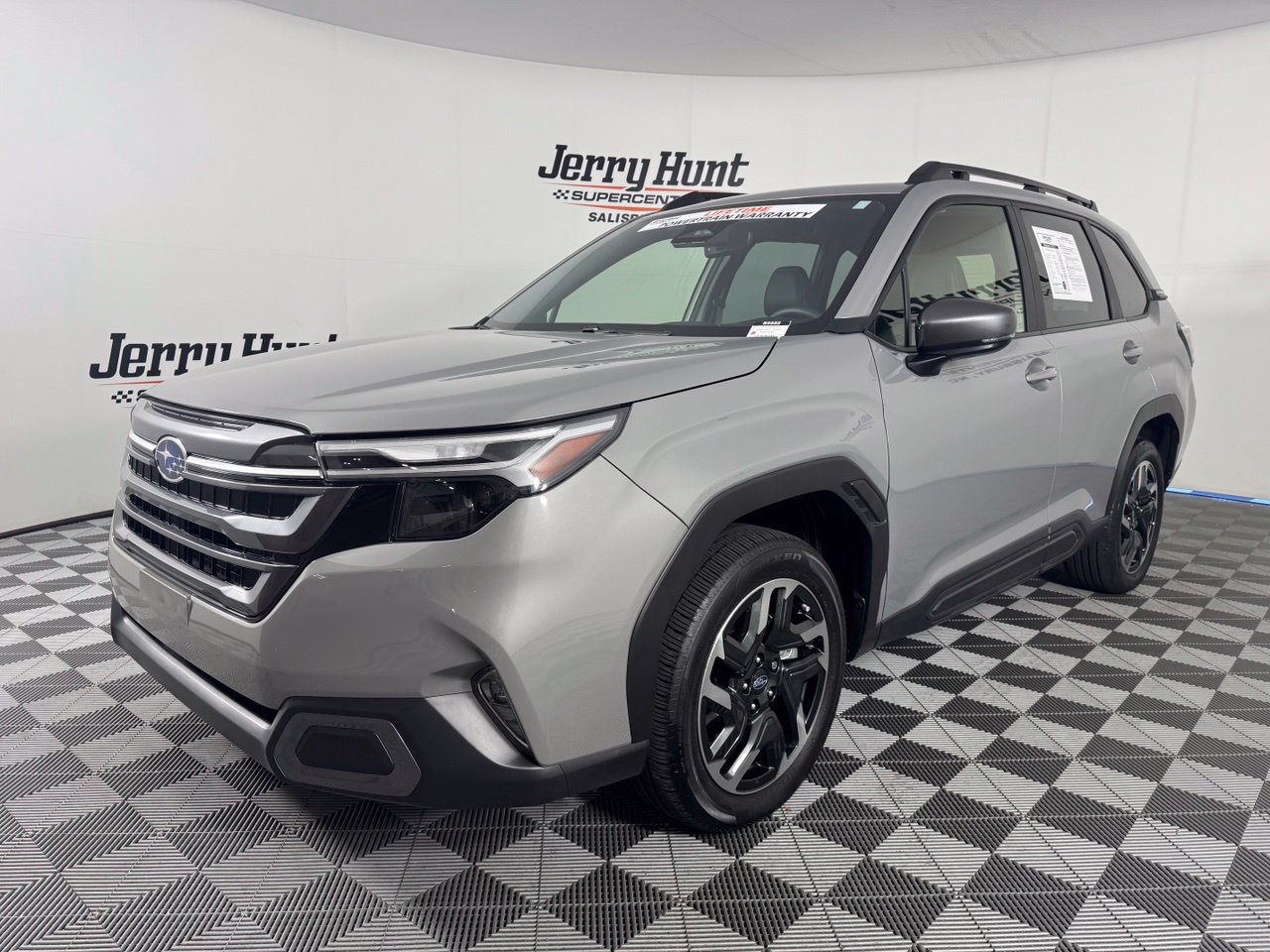 Used 2025 Subaru Forester Limited w/ Popular Package #2 AWD/4WD image 14