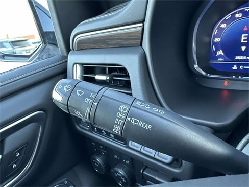 Used 2024 Chevrolet Suburban Premier w/ Premium Package image 43