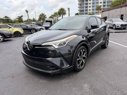 Used 2019 Toyota C-HR XLE FWD image 7