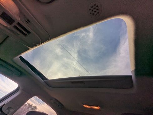 Used 2012 Chevrolet Equinox LT w/ Driver Convenience Package image 19