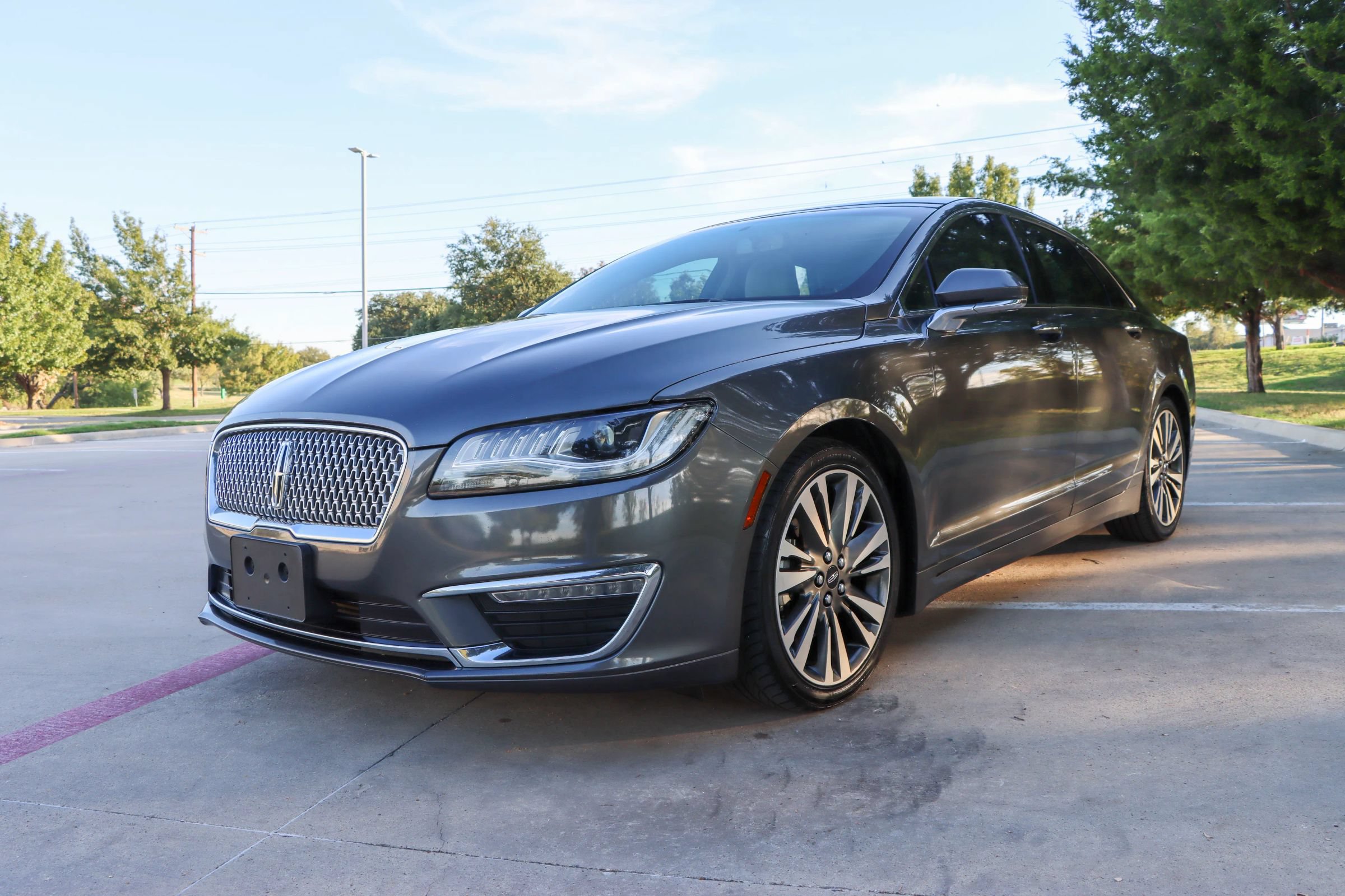 Used 2017 Lincoln MKZ Reserve FWD image 3