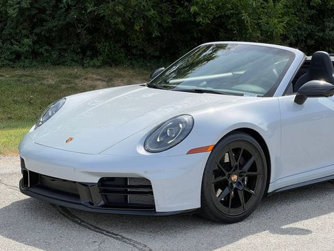 Certified 2025 Porsche 911 Carrera T RWD image 12