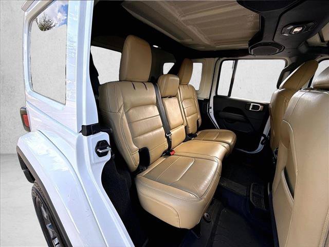 Used 2018 Jeep Wrangler Unlimited Sahara AWD/4WD image 28