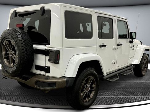 Used 2017 Jeep Wrangler Unlimited Sahara image 6
