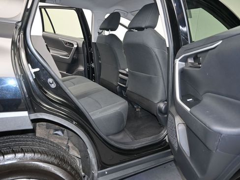 Used 2021 Toyota RAV4 LE image 13