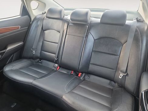 Used 2017 Kia Cadenza Premium w/ Luxury Package FWD image 13