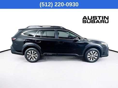 Used 2025 Subaru Outback Premium AWD/4WD image 9