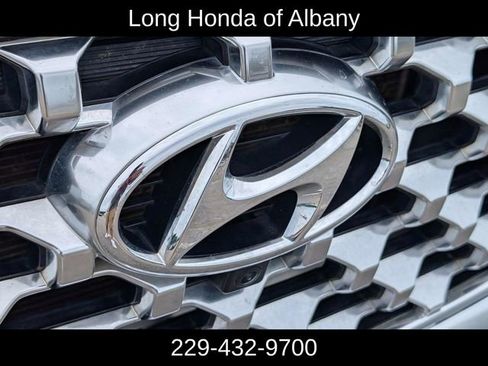 Used 2023 Hyundai Santa Fe SEL w/ Premium Package FWD image 4