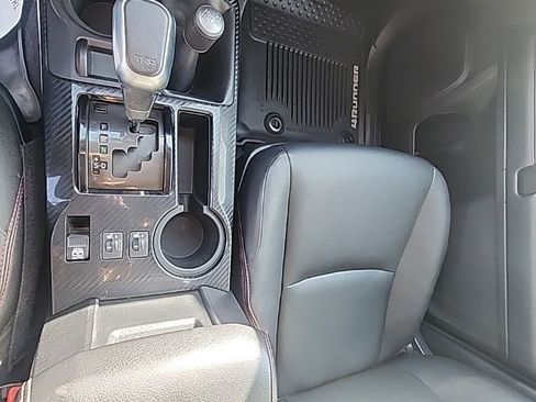 Used 2018 Toyota 4Runner TRD Off-Road Premium image 22