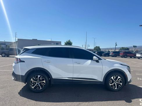 Used 2023 Kia Sportage EX AWD/4WD image 4