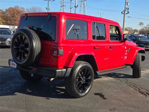Used 2024 Jeep Wrangler Sahara w/ Technology Group image 12