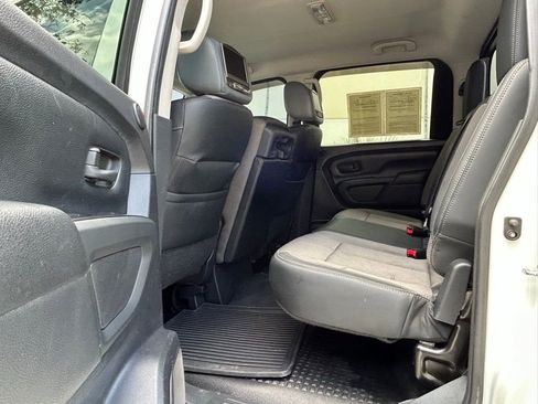 Used 2016 Nissan Titan S image 40