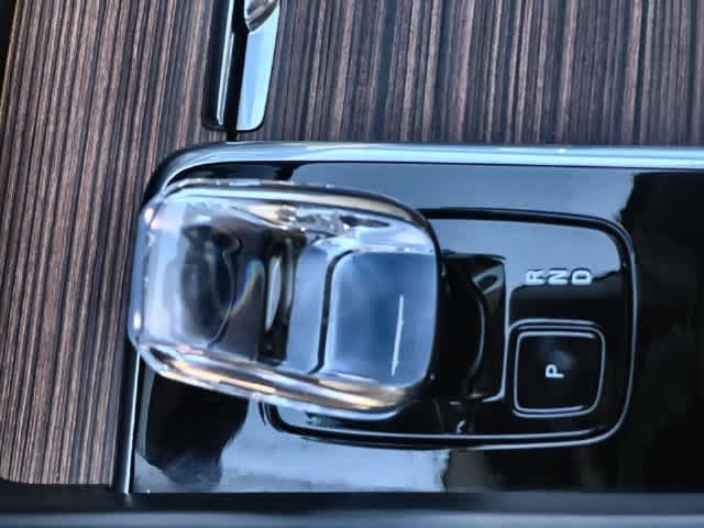 Used 2024 Volvo XC60 B5 Ultimate w/ Protection Package Premier AWD/4WD image 16