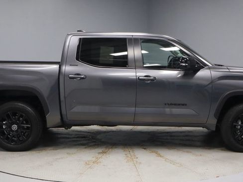 Used 2024 Toyota Tundra Limited AWD/4WD image 14