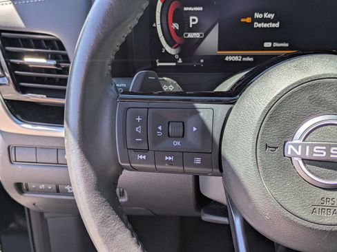 Used 2024 Nissan Rogue SL AWD/4WD image 23