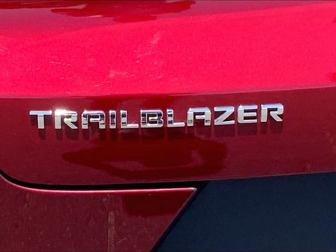 Used 2023 Chevrolet TrailBlazer LT FWD image 10