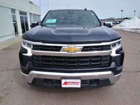 Used 2023 Chevrolet Silverado 1500 LT w/ Convenience Package II image 3