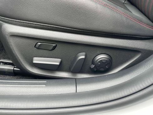 Used 2024 Genesis G70 3.3T Advanced image 18