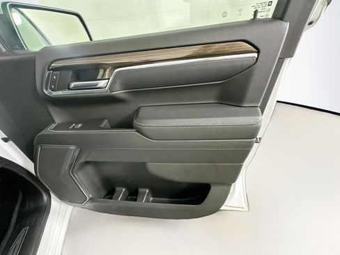 Used 2023 Chevrolet Silverado 1500 LT AWD/4WD image 31