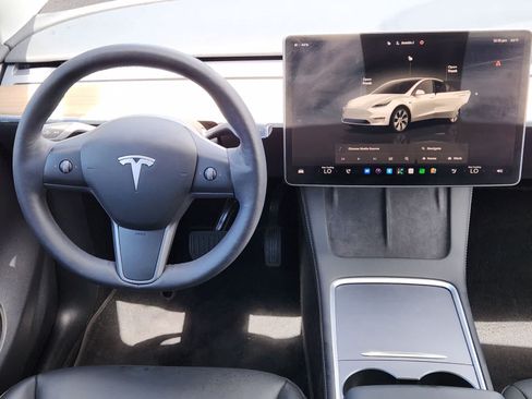 Used 2023 Tesla Model Y Long Range AWD/4WD image 22