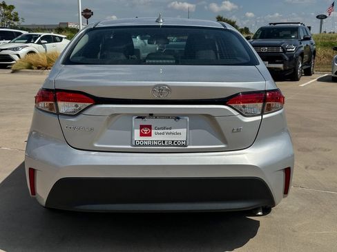 Used 2025 Toyota Corolla LE FWD image 4