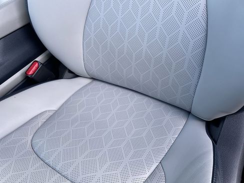 Certified 2025 Kia Carnival SX image 20