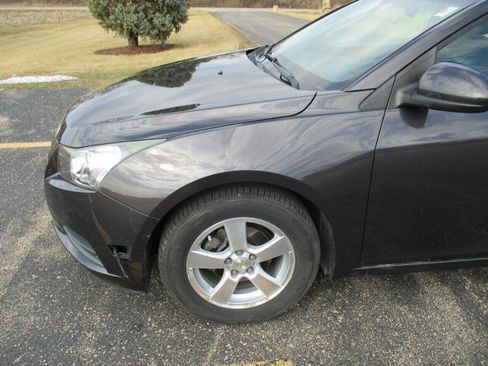 Used 2014 Chevrolet Cruze LT image 23