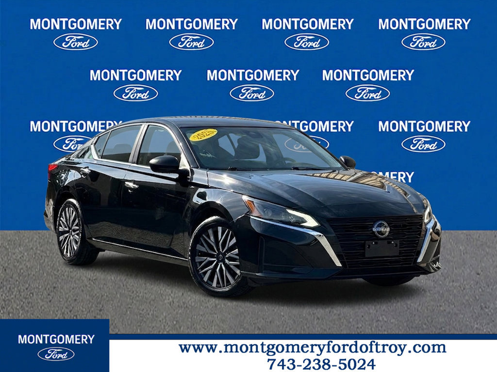 Used 2025 Nissan Altima 2.5 SV FWD image 1