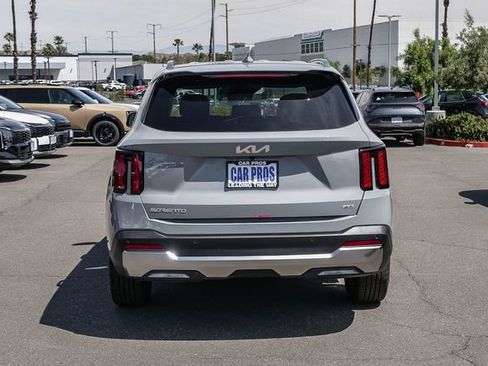 New 2026 Kia Sorento S image 6