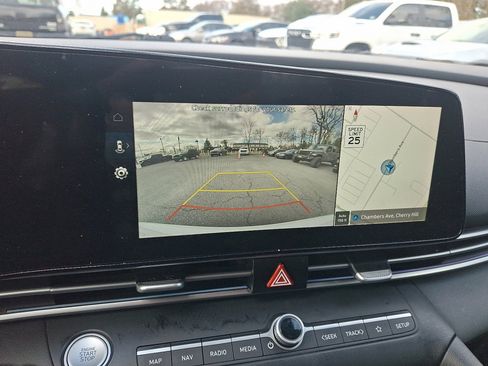 Used 2024 Hyundai Elantra SEL image 27