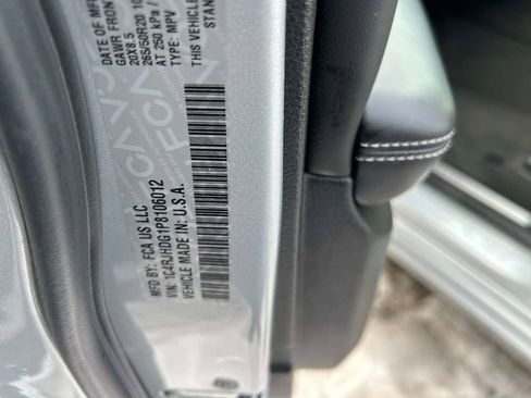 Used 2023 Jeep Grand Cherokee Overland w/ Luxury Tech Group IV image 38