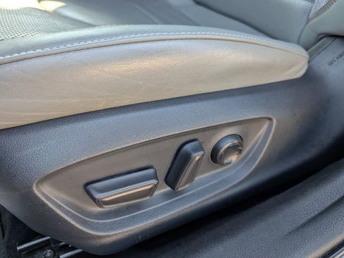 Used 2019 Toyota Avalon Touring w/ Advanced Safety Package image 10