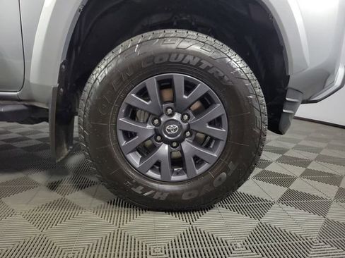 Used 2023 Toyota Tacoma SR5 AWD/4WD image 9