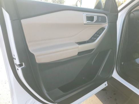Certified 2023 Ford Explorer XLT w/ Equipment Group 202A image 6