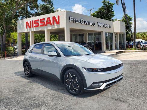 Used 2024 Hyundai Ioniq 5 SEL image 3