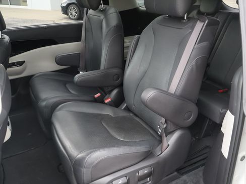 Certified 2024 Kia Carnival SX Prestige FWD image 10