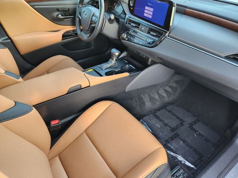 Certified 2025 Lexus ES 350 w/ Premium Package FWD image 10