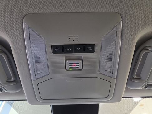 Used 2024 Toyota RAV4 XLE image 28