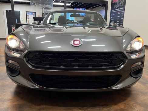 Used 2017 FIAT 124 Spider Classica RWD image 4