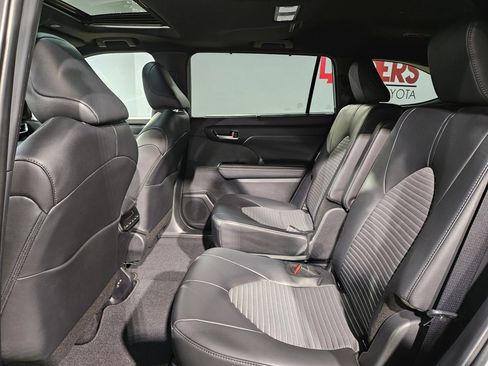 Certified 2025 Toyota Highlander XSE AWD/4WD image 37