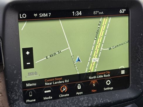 Used 2019 Jeep Renegade Altitude w/ UConnect 8.4 Nav Group AWD/4WD image 18