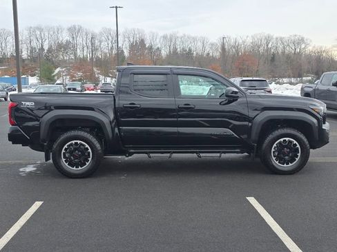 Used 2024 Toyota Tacoma TRD Off-Road image 8