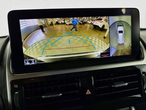 Certified 2022 Lexus GX 460 Luxury w/ Off Road Package AWD/4WD image 14