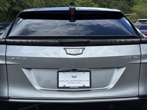 Used 2025 Cadillac Lyriq Luxury w/ LPO, Floor Liner Package AWD/4WD image 10