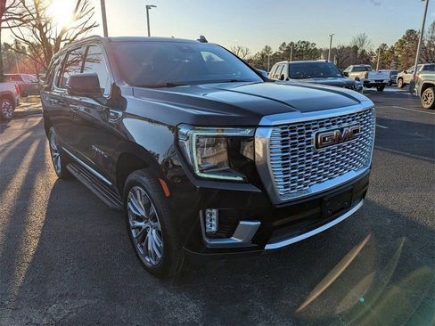 Used 2023 GMC Yukon Denali w/ LPO, Floor Liner Package image 2